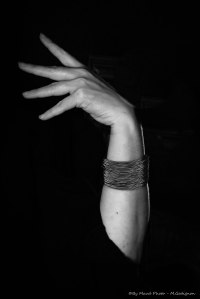 Présentation du Modèle 97, bracelet emblématique de la marque La mollla par l'artiste photographe Maud Godignon