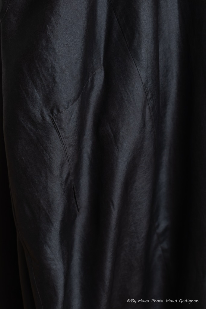Robe en soie noire